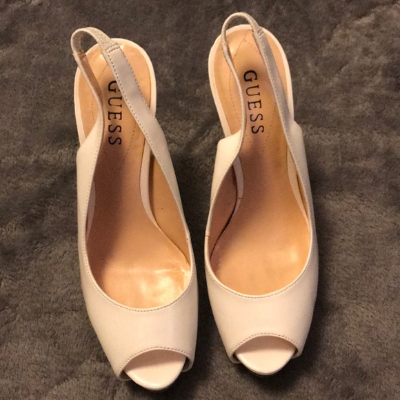 Guess shoes creamy white 4&1/2 in heal size 7 - Picture 1 of 5